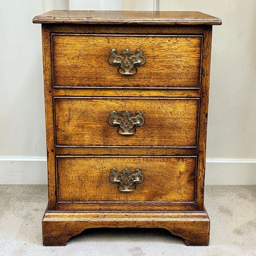 Small oak chest drawers - drawers, /