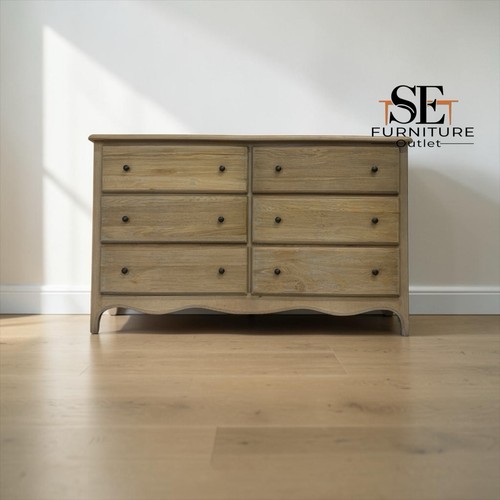 Grey toned limewashed finish - limewashed,